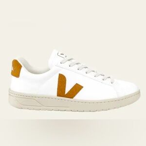 VEJA Urca Sneakers- White/Camel- EU 38/US 7- NIB! $180